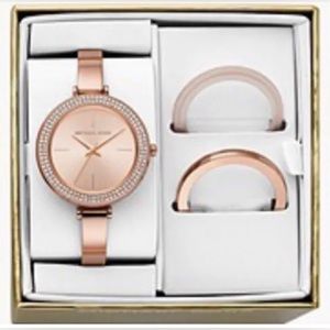 MK4435 MICHAEL KORS CAREY THREE HAND THREE BEZEL WATCH BOX SET ROSEGOLD.